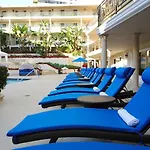 Beverly Hills Plaza Hotel & Spa 