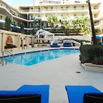 Beverly Hills Plaza Hotel & Spa 